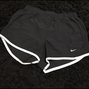NIKE dri-fit norts