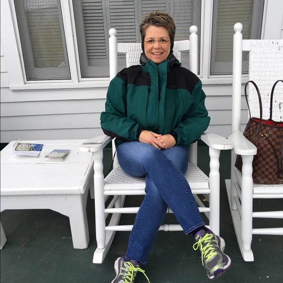 Meet your Posher, Jeanne - Picture 1 of 1