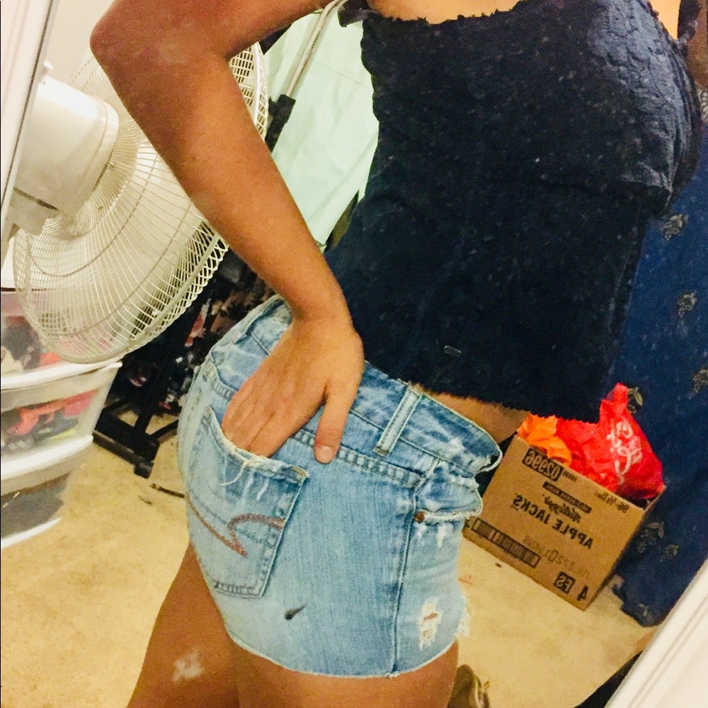 American Eagle 🦅 jean shorts. Size 6!