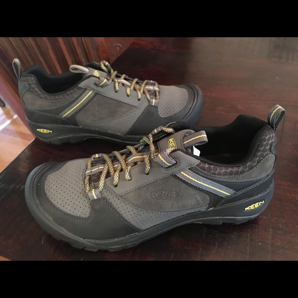 Men's Keen New inbox size 11.5