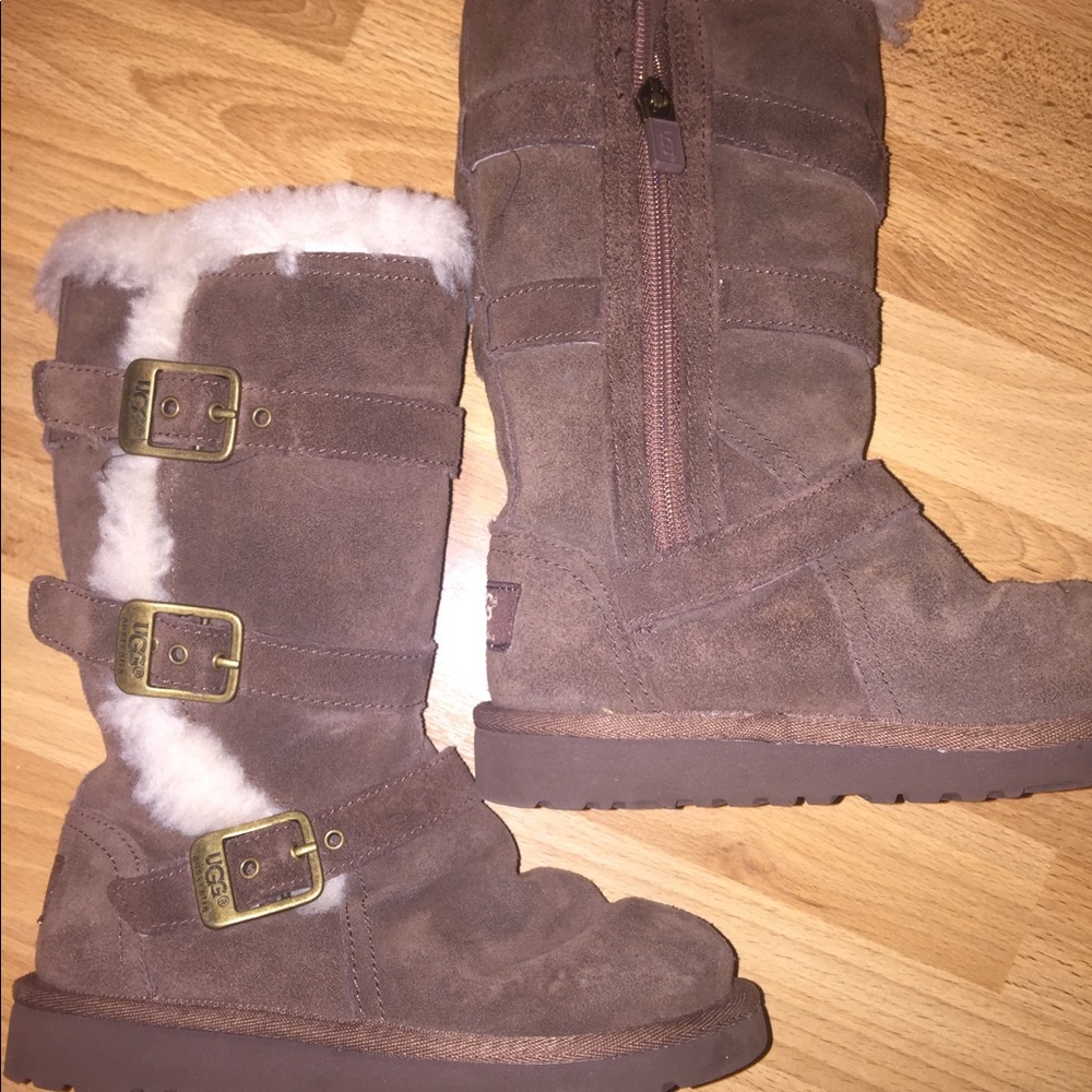 Girls Uggs Maddi 11