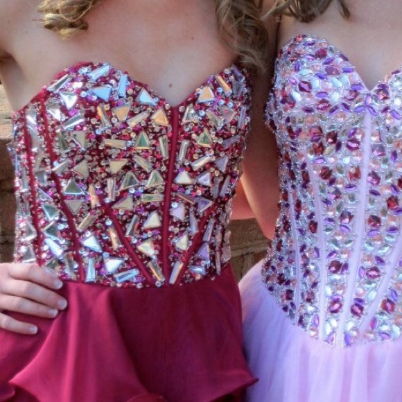 Adorable Homecoming dress - Picture 4 of 4