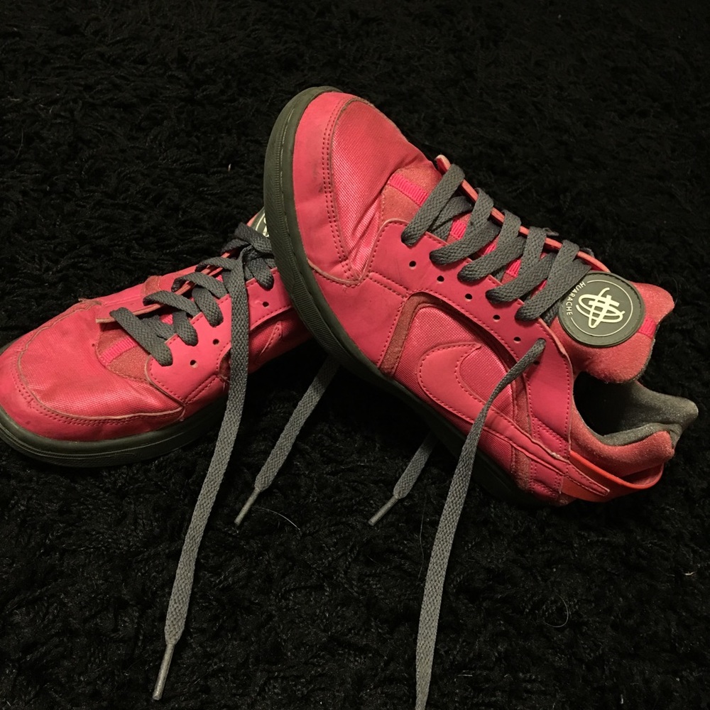 NIKE hurache sneakers