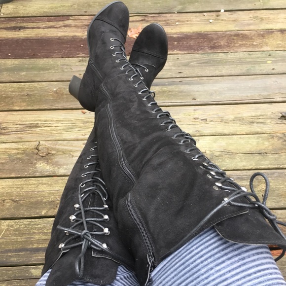 SZ 6 ONLY! Black Suede Lace-Up Knee Boot! NEW! - Picture 6 of 11