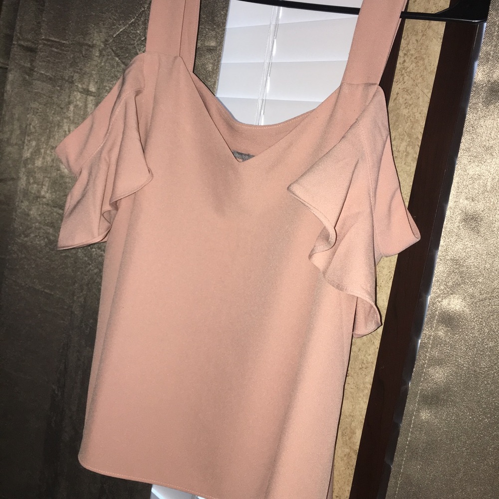 ✨💥 LAST MARKDOWN 💥✨Cute off the shoulder top