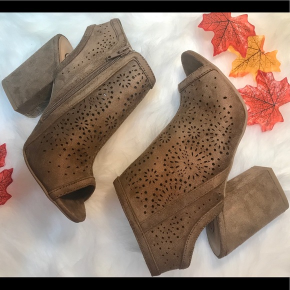 Last one SZ 6!! Dark Tan Open Toe Booties - Picture 2 of 4