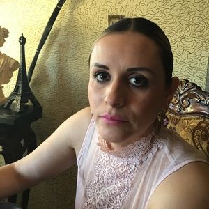 Meet your Posher, Roxana