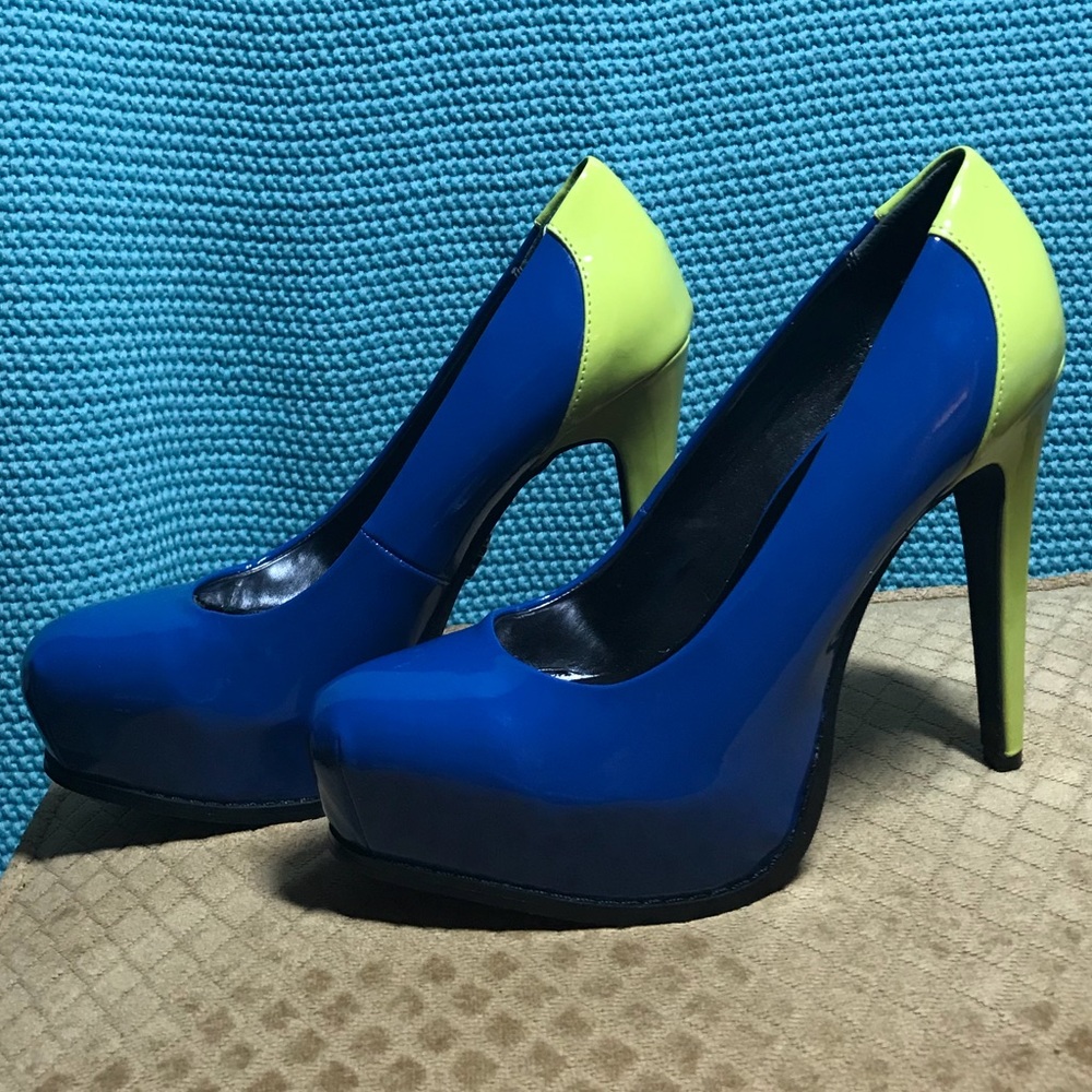 Simply Vera by Vera Wang Blue Platform Heels