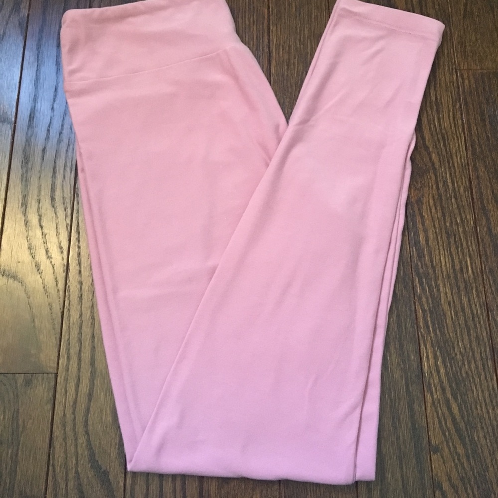 LuLaRoe OS NWOT Pale Pink Solid Leggings