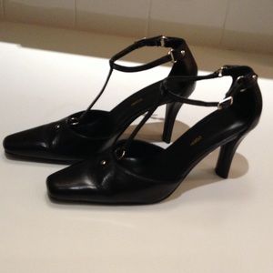 Worthington Black Leather High Heels size 6 1/2 M