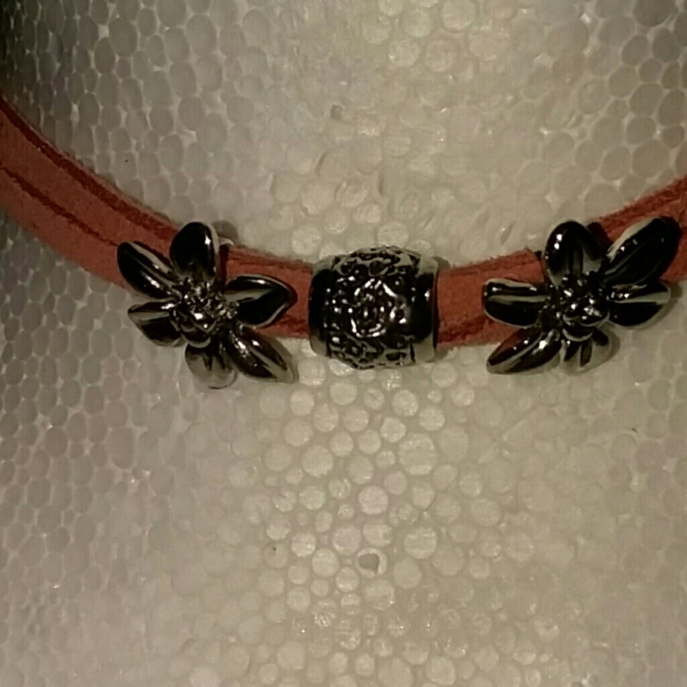Necklace - Picture 3 of 3