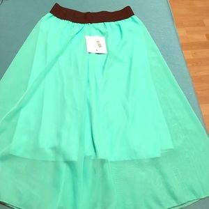 Small Lularoe Lola skirt