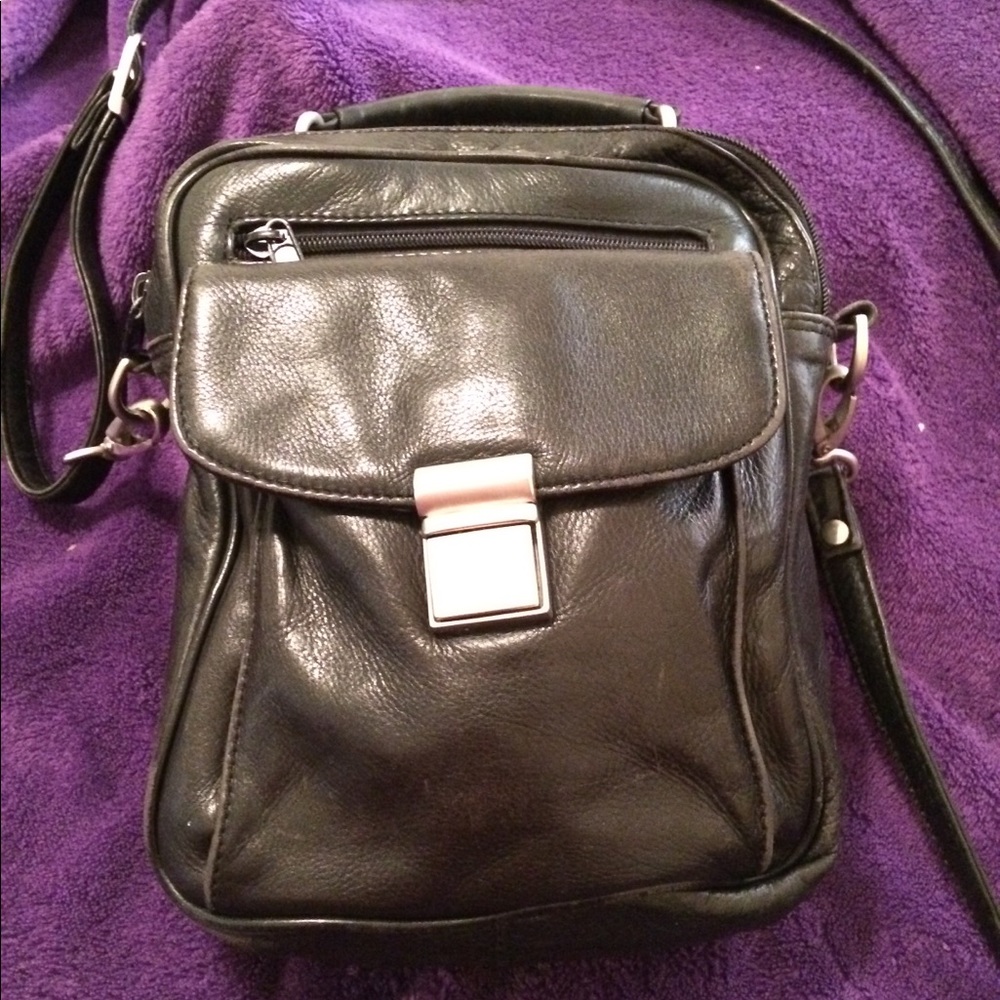 Wilson’s Leather Purse