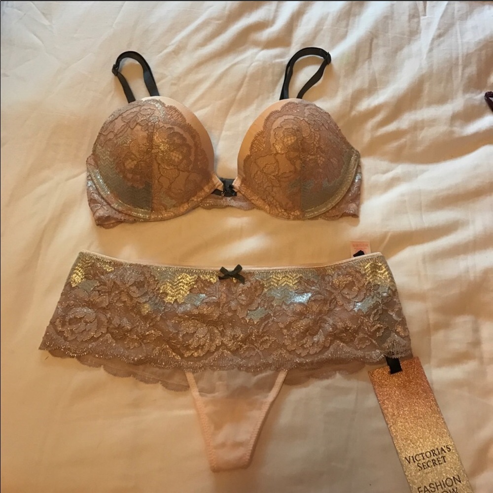 VS Fashion Show 2014 Set