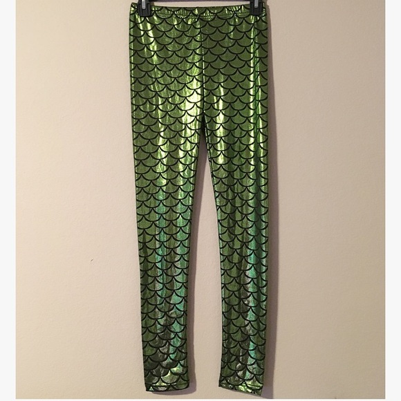 😱 SOLD 😱 🆑 Metallic Mermaid Leggings - Picture 2 of 5