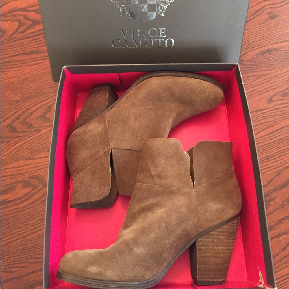 Vince Camuto Helyn ankle boots, suede, NIB, 9