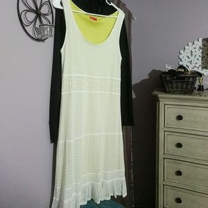 Sleeveless dress.