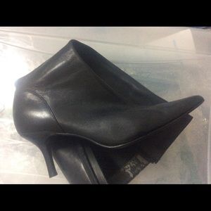 Size 11 right shoe only