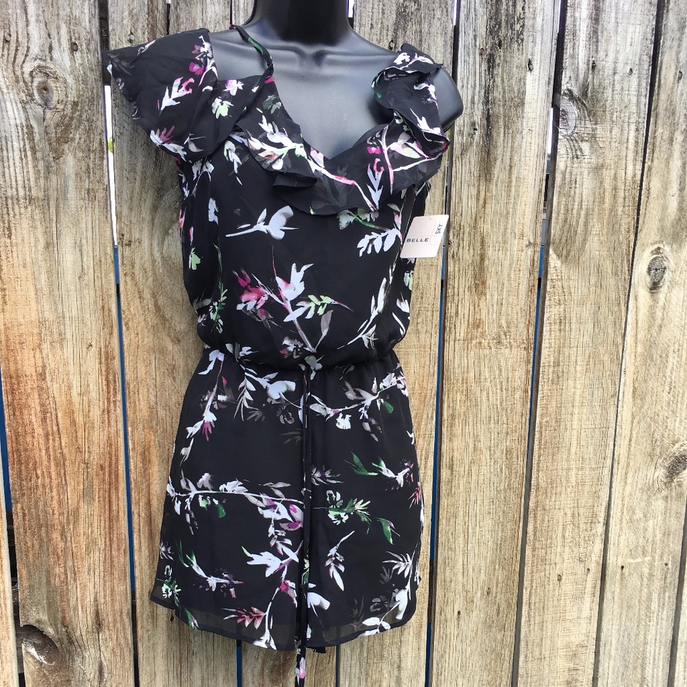 🎁Belle+Sky Cold shoulder romper