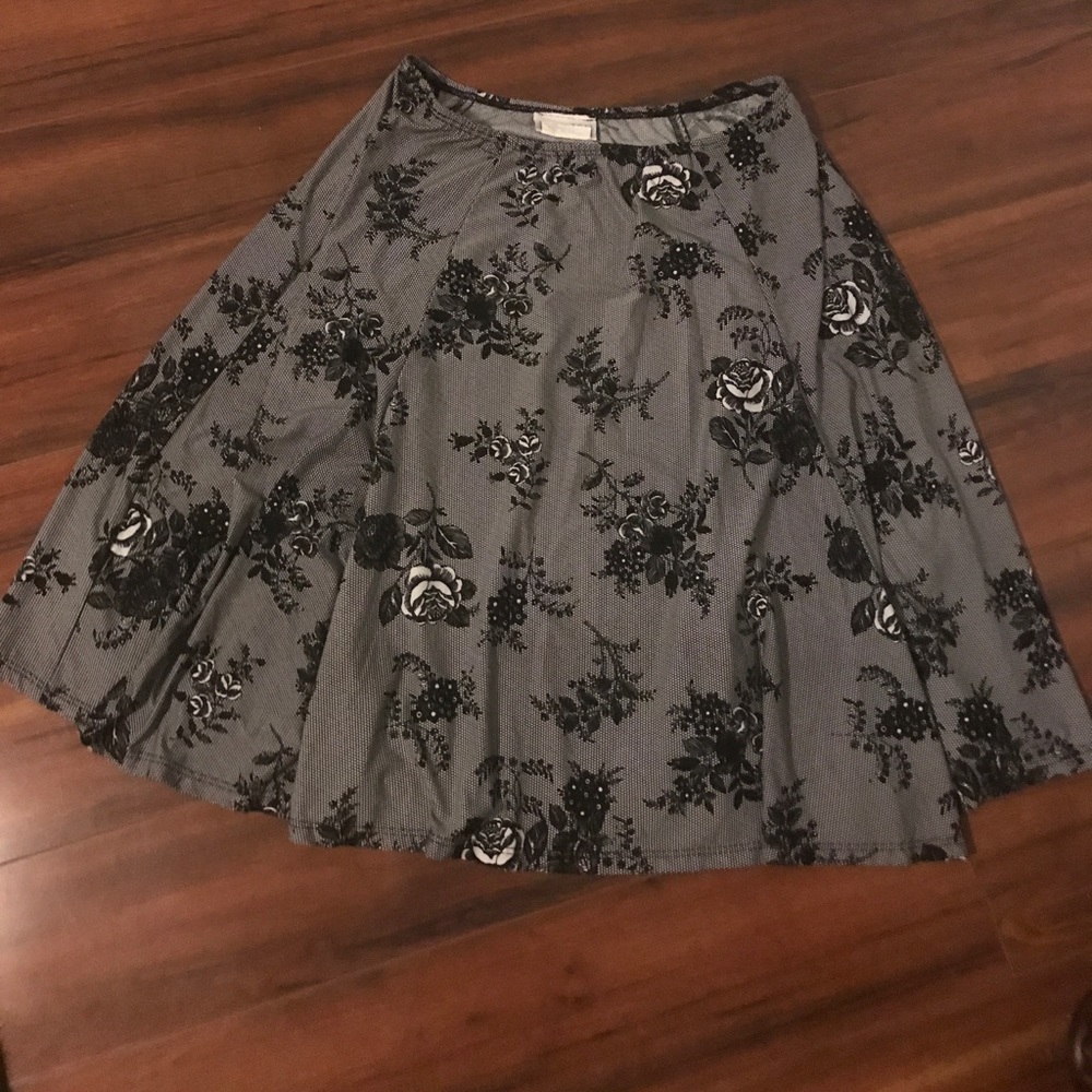 Hamilton floral  swirl skirt!!