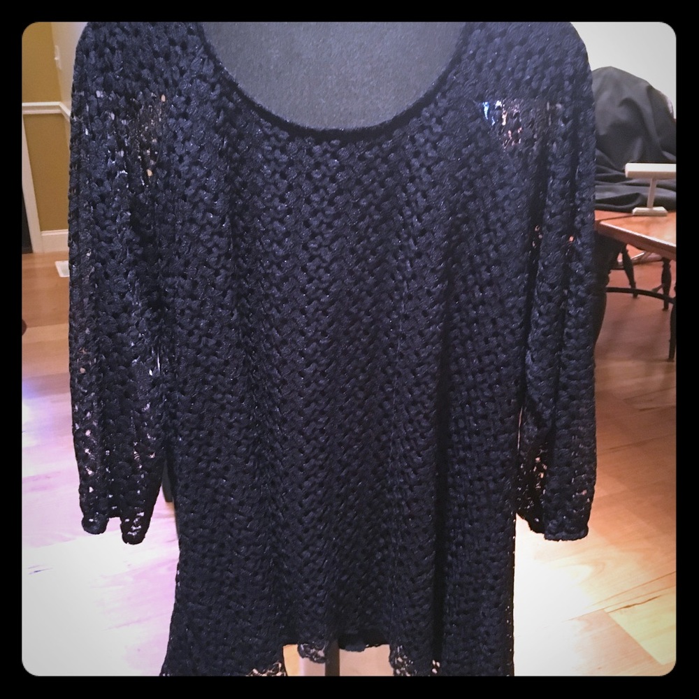 Navy lacy 3/4 sleeve top