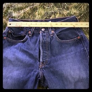 🌹LEVI’S 501 BUTTON FLY VINTAGE JEANS SZ: 31X34🌹