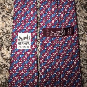 Men’s Hermès tie. gently used,..100% authentic