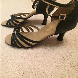 Ladies rhythm/Latin dance shoes