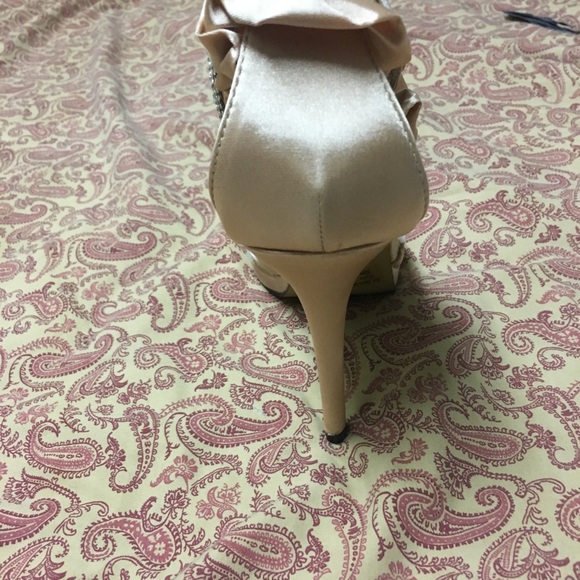 Dress Heels - Picture 3 of 4