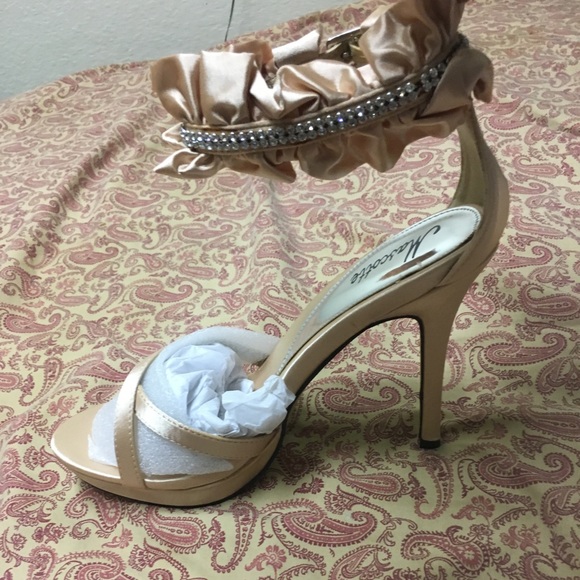 Dress Heels - Picture 4 of 4