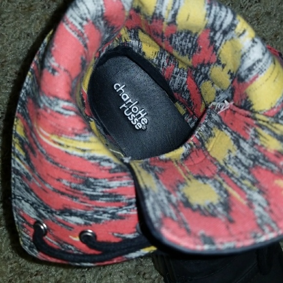 Shoes - Picture 2 of 3