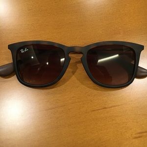 Tortoise shell Ray Bans