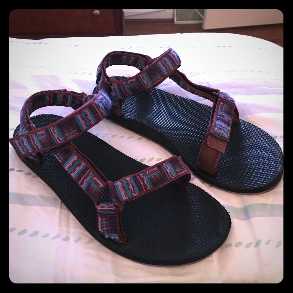 EUC Tevas Size 9