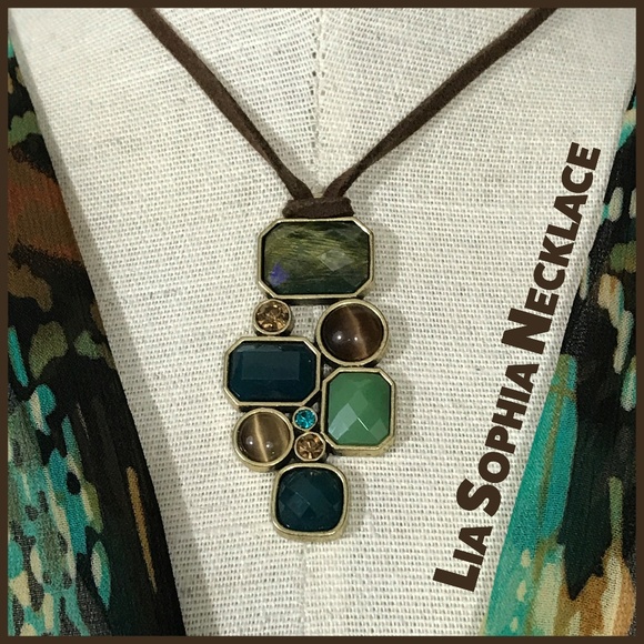 Lia Sophia Jewelry - 🍇 Lia Sophia Geometric Necklace
