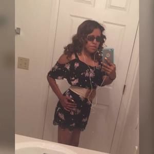 Meet your Posher, Danielle