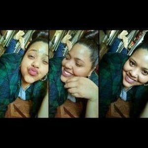 Meet your Posher, Gabriela noemi