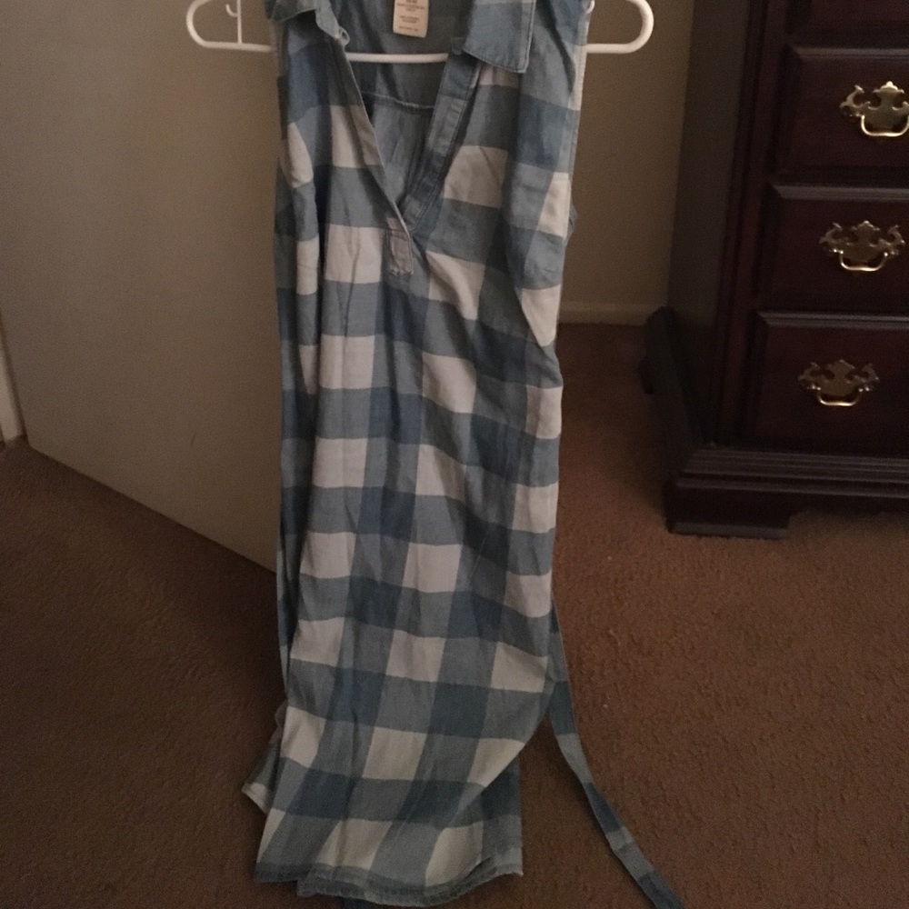 Laid dress