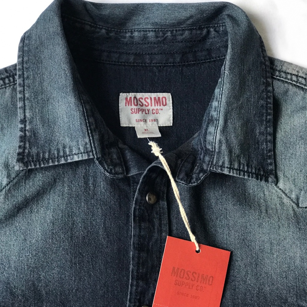 Men's Mossimo Denim Button Up Shirt.