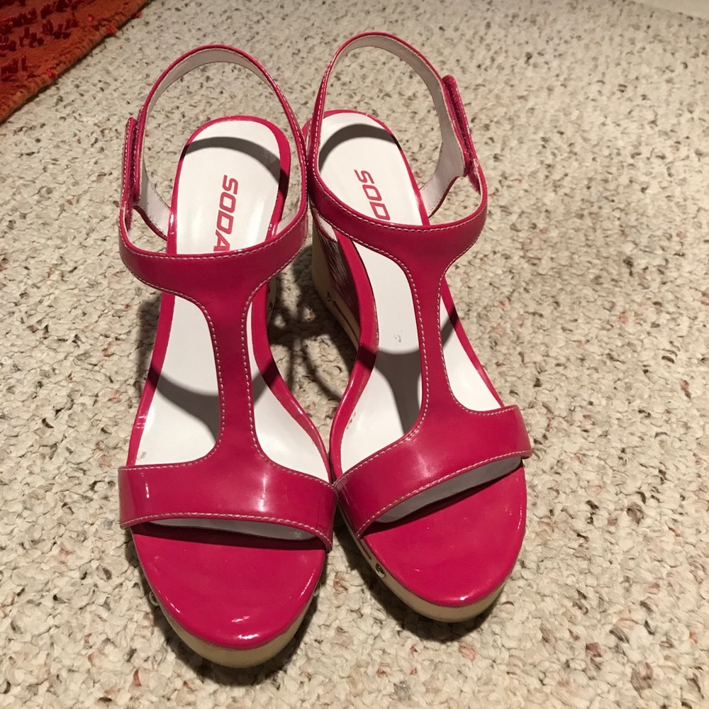 Raspberry pink wedges