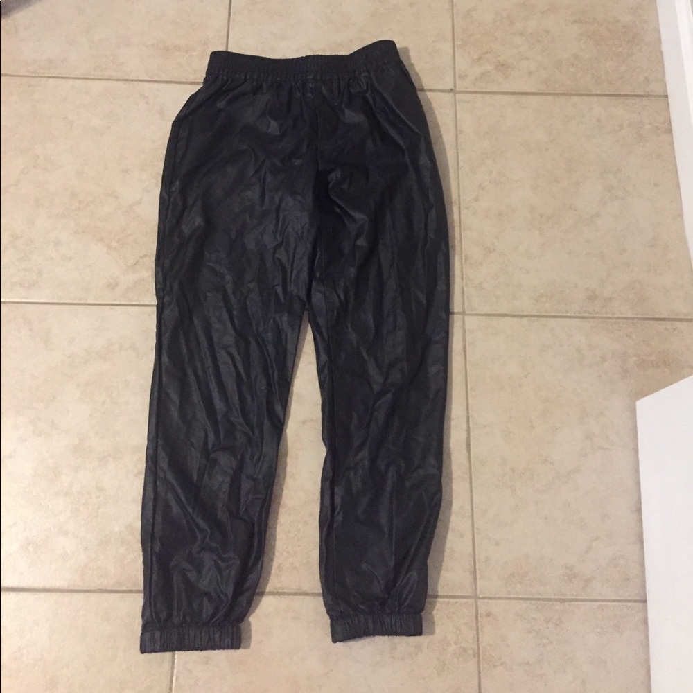 Faux leather crop pant