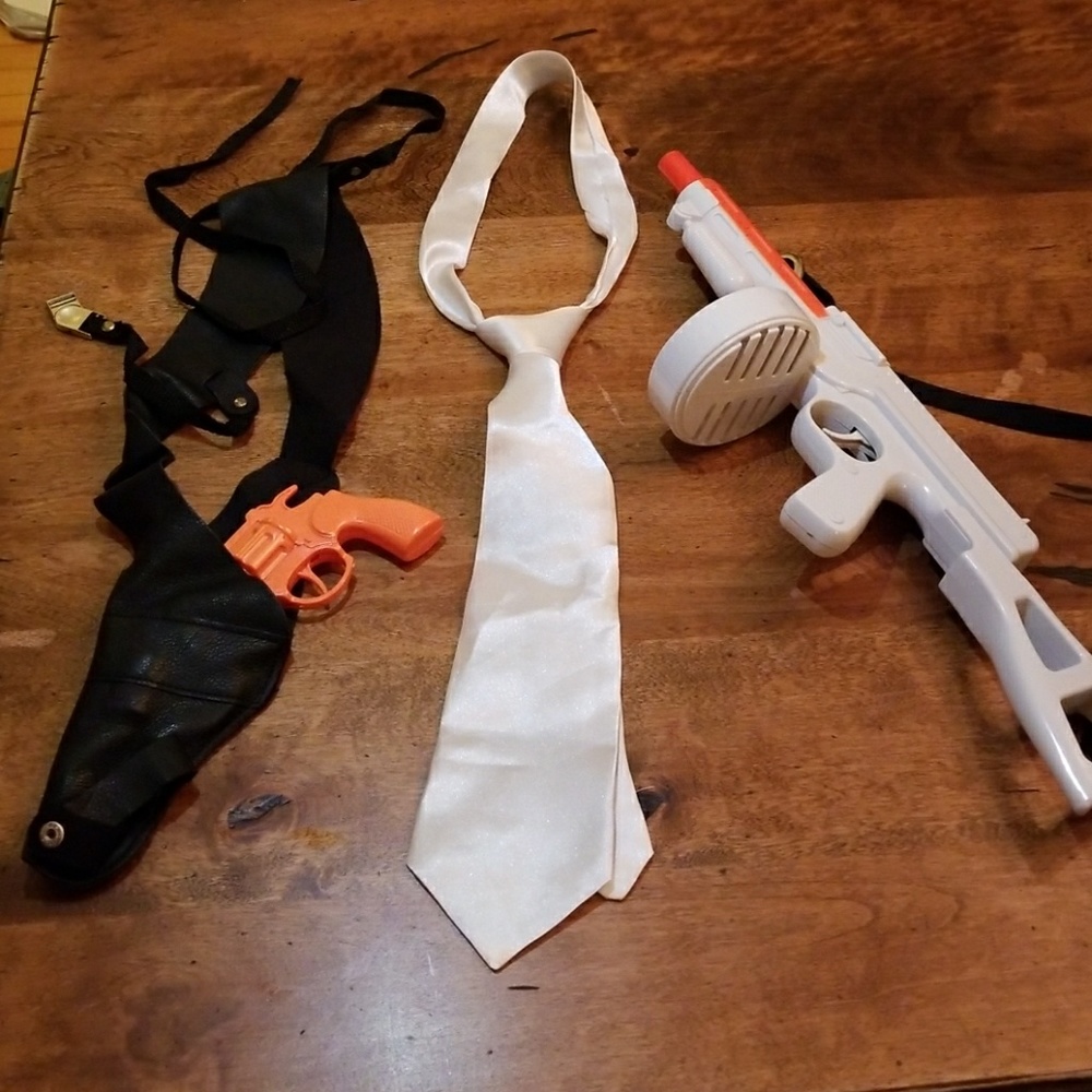 Mobster accessories