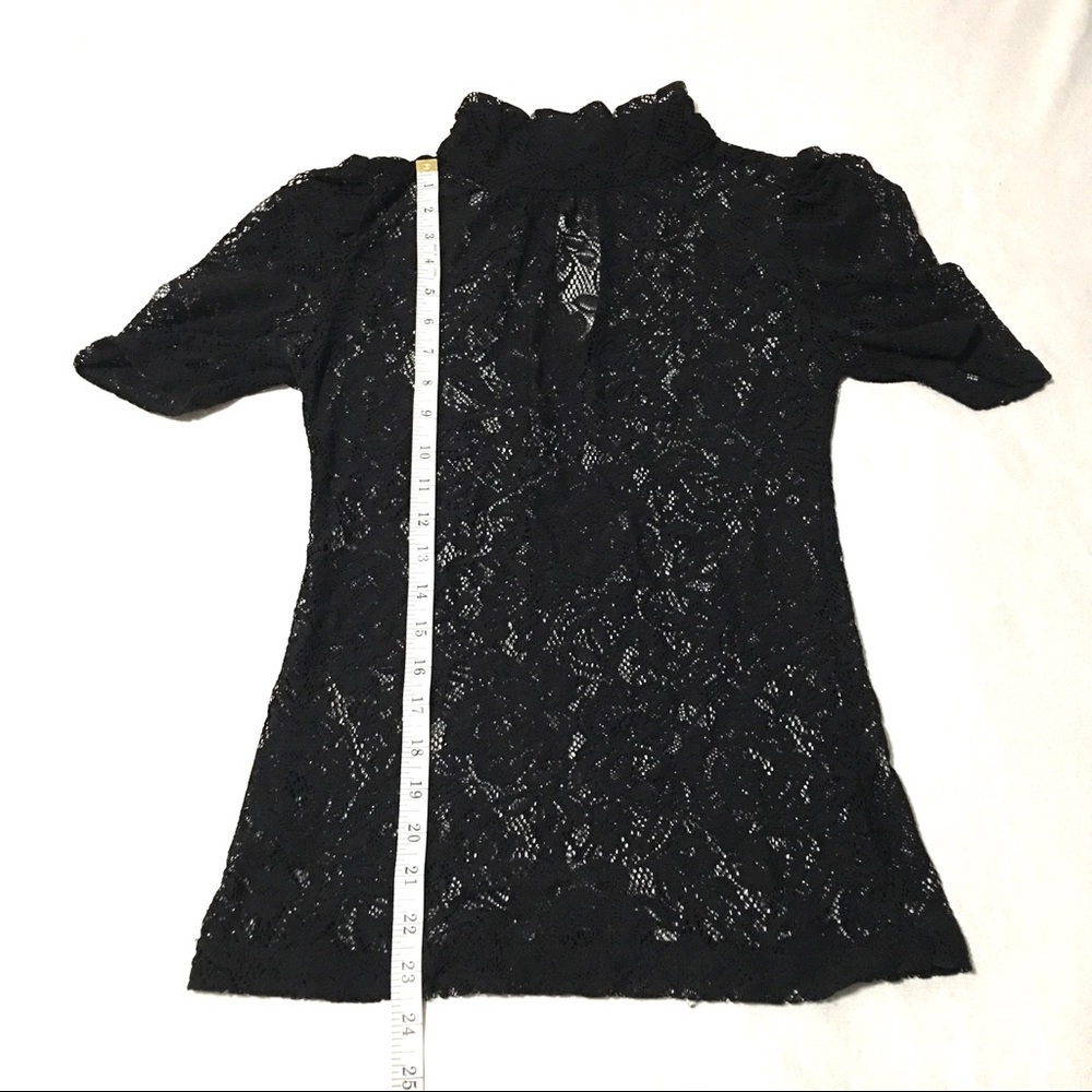 đź–¤Lace Turtleneck Top *LIKE NEW* - Picture 5 of 5
