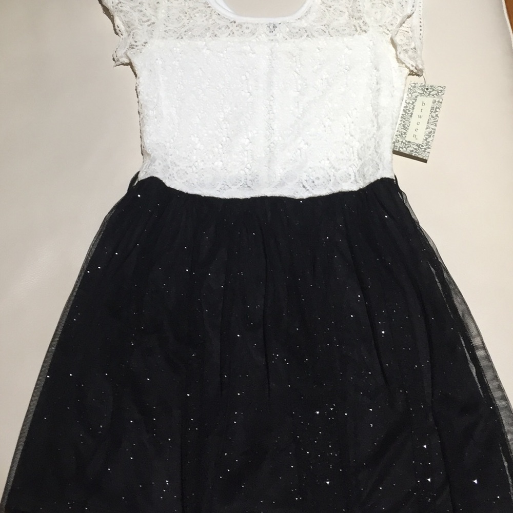 NWT elegant white and black girls size 12 dress