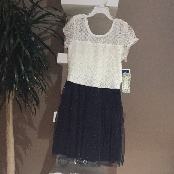 NWT elegant white and black girls size 12 dress - Picture 4 of 4