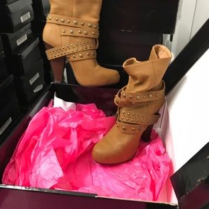 Women's Shoes