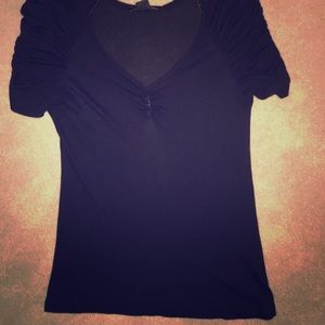 Black scrunch sleeve tee