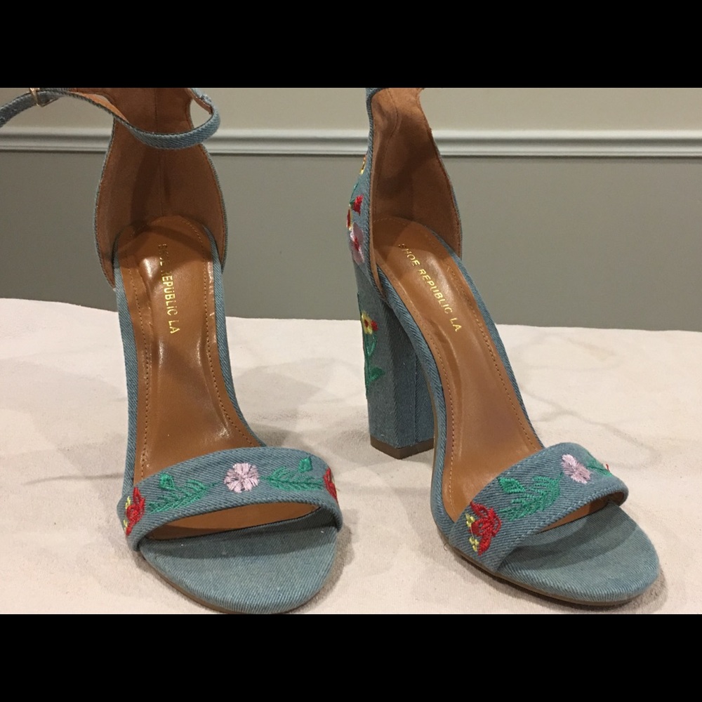 Shoe Republic LA. Floral light blue denim shoes. - Picture 2 of 4