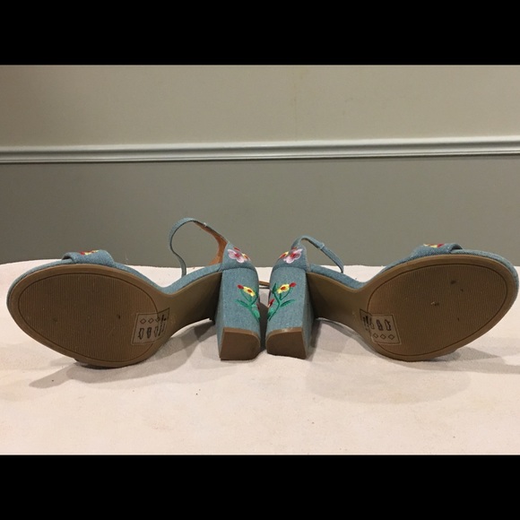 Shoe Republic LA.  Floral light blue denim shoes. - Picture 3 of 4