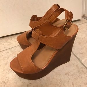 Adorable Tan Leather Wedges!