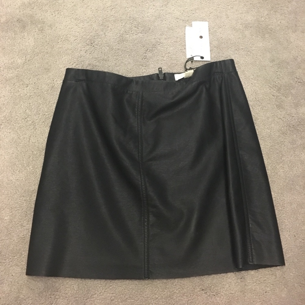 Treasure and Bond black leather skirt size small